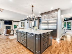 7002  Lakewood Boulevard , Dallas Texas 75214