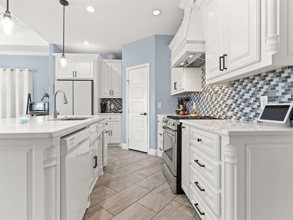 2512  High Crest Avenue , Fort Worth Texas 76111