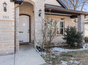 2512  High Crest Avenue , Fort Worth Texas 76111