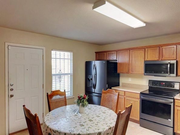 1635  Red Cloud Drive , Dallas Texas 75217