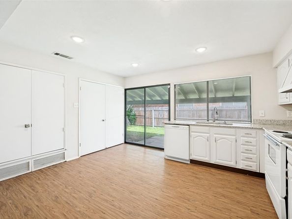4708  Woodfield Drive , Arlington Texas 76016