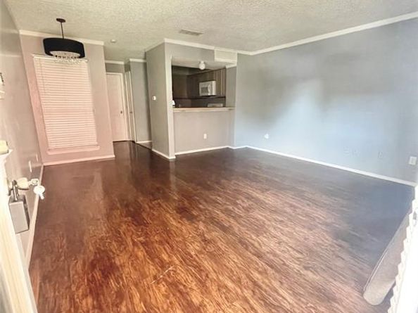 9829  Walnut Street  102, Dallas Texas 75243