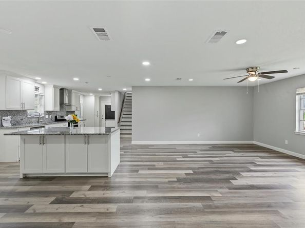 1732  Sheffield Place , Fort Worth Texas 76112