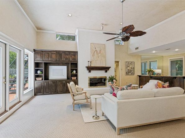 6  Crosslands Road , Benbrook Texas 76132