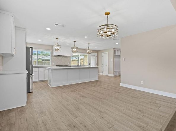 1912  Primrose Lane , Carrollton Texas 75007