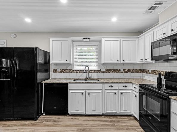 1644  Glenhill Lane , Lewisville Texas 75077