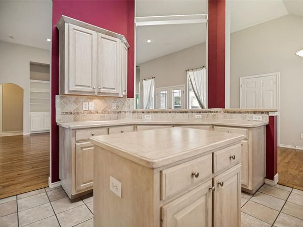 3808  Belton Drive , Dallas Texas 75287