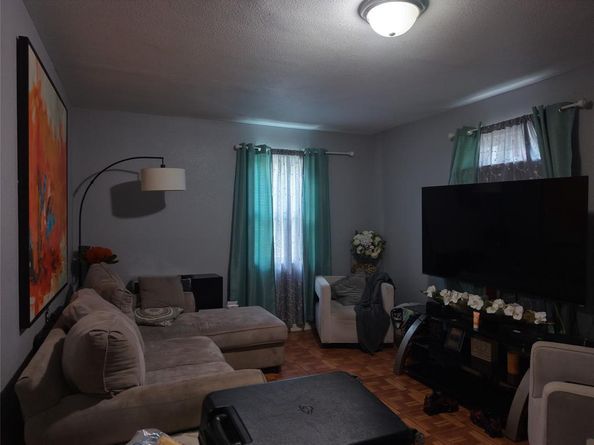 315  Avenue G Avenue , Dallas Texas 75203