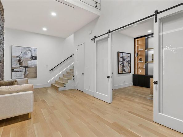 5723  Meletio Lane , Dallas Texas 75230