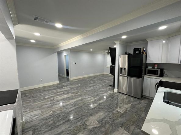400 E Shady Grove Road , Irving Texas 75060