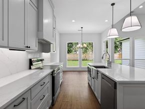 3711  Metropolitan Avenue , Dallas Texas 75210