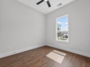 3711  Metropolitan Avenue , Dallas Texas 75210
