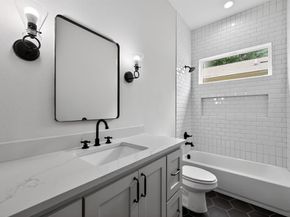 3711  Metropolitan Avenue , Dallas Texas 75210