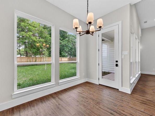 3711  Metropolitan Avenue , Dallas Texas 75210