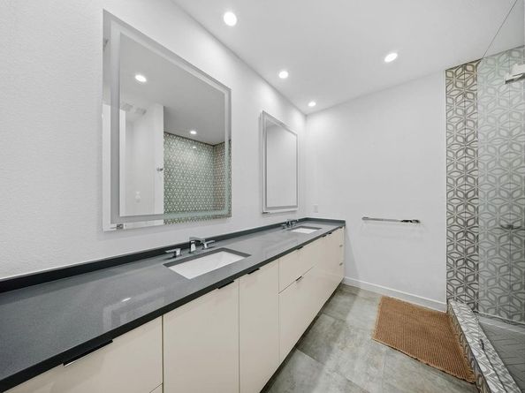 2722  Hondo Avenue , Dallas Texas 75219