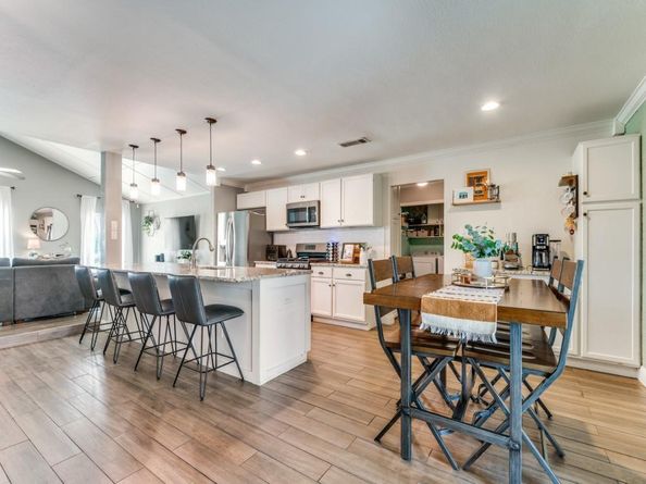 716  Thousand Oaks Drive , Hurst Texas 76054
