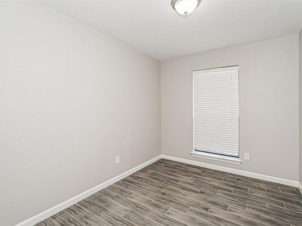 2206  Reading Road , Arlington Texas 76011