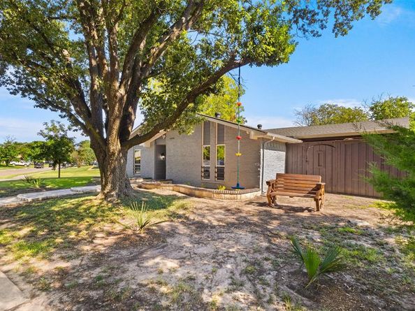 4006  Mayflower Drive , Garland Texas 75043