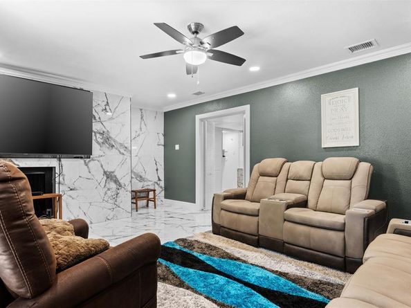 4006  Mayflower Drive , Garland Texas 75043