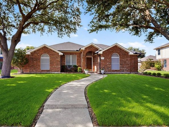 2919  Beau Drive , Mesquite Texas 75181