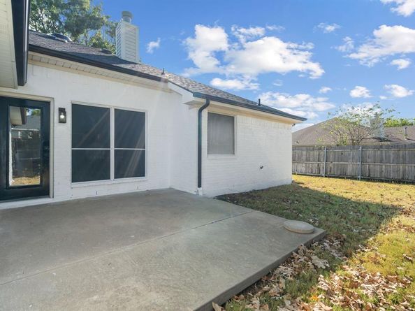 406  Fall Cedar Drive , Fort Worth Texas 76108