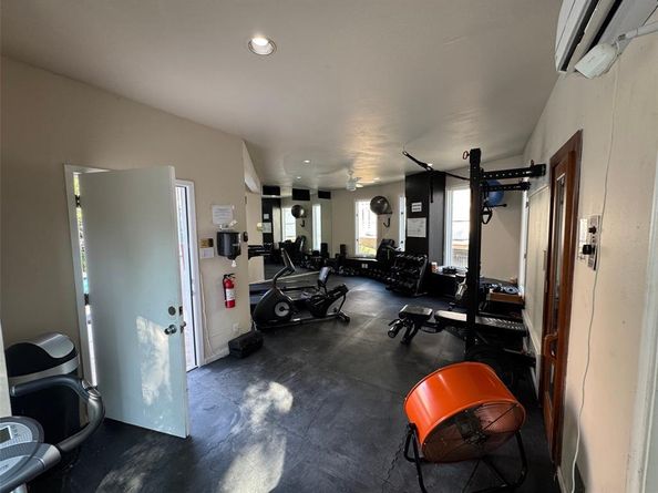 4040  Avondale Avenue  107, Dallas Texas 75219