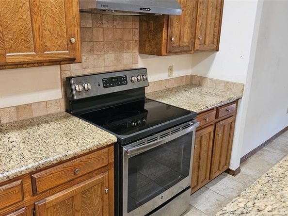 6016  Paradise Drive , Arlington Texas 76001