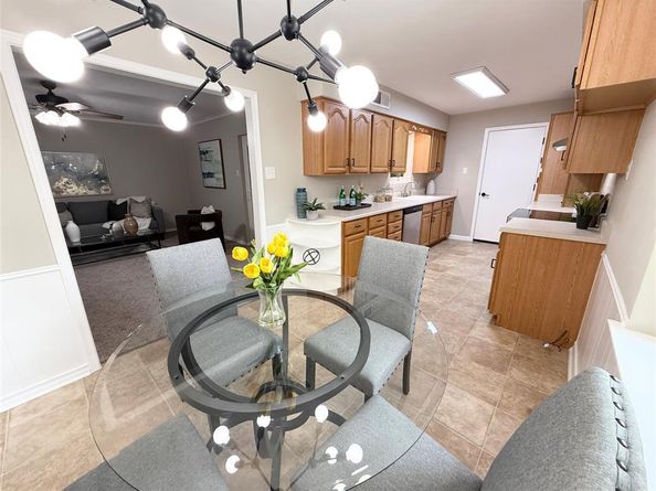 1813  Bardfield Avenue , Garland Texas 75041