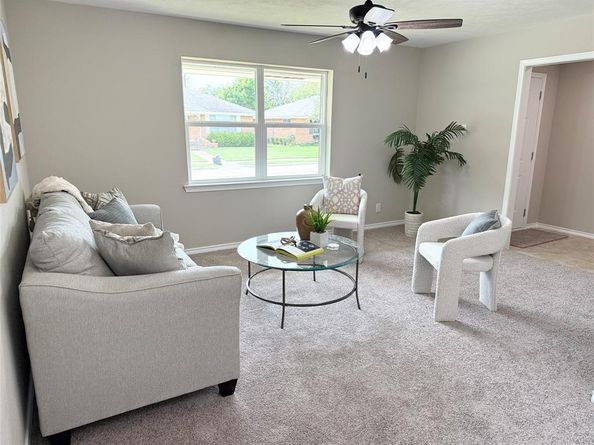 1813  Bardfield Avenue , Garland Texas 75041