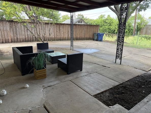 1813  Bardfield Avenue , Garland Texas 75041