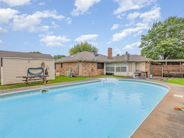 417  Edgemere Court , Garland Texas 75043