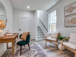 631 N Tyler Street  202, Dallas Texas 75208
