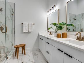 631 N Tyler Street  202, Dallas Texas 75208