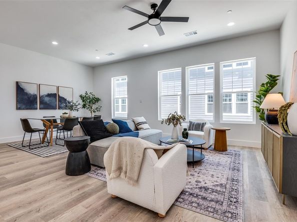 631 N Tyler Street  202, Dallas Texas 75208