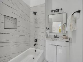 631 N Tyler Street  202, Dallas Texas 75208