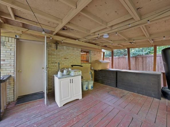 320  Old Mill Lane , Dallas Texas 75217