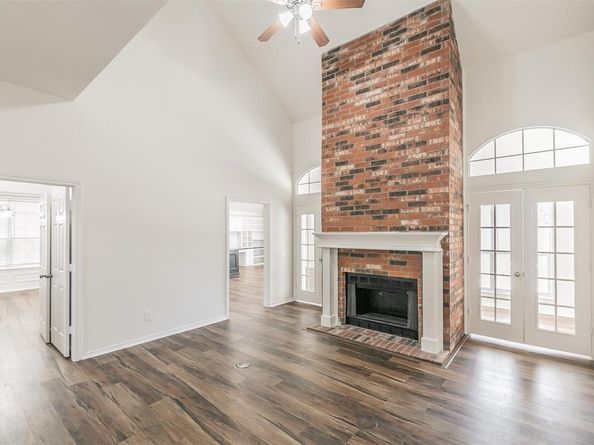 2414  Green Park Drive , Arlington Texas 76017