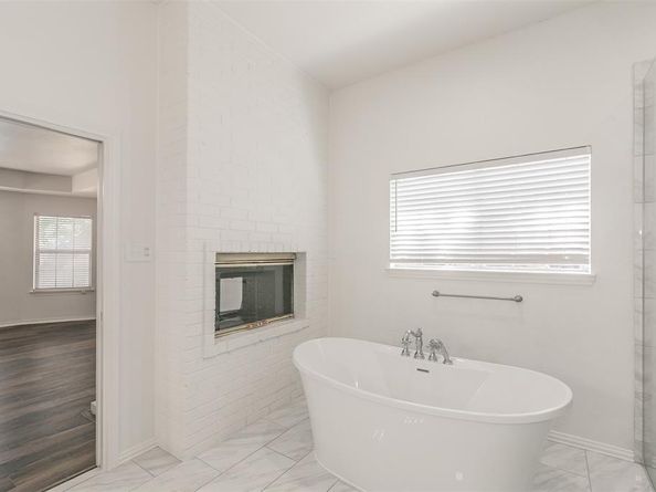 2414  Green Park Drive , Arlington Texas 76017