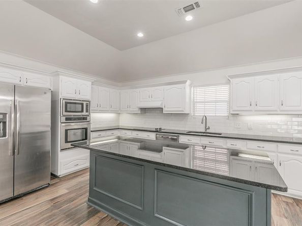 2414  Green Park Drive , Arlington Texas 76017