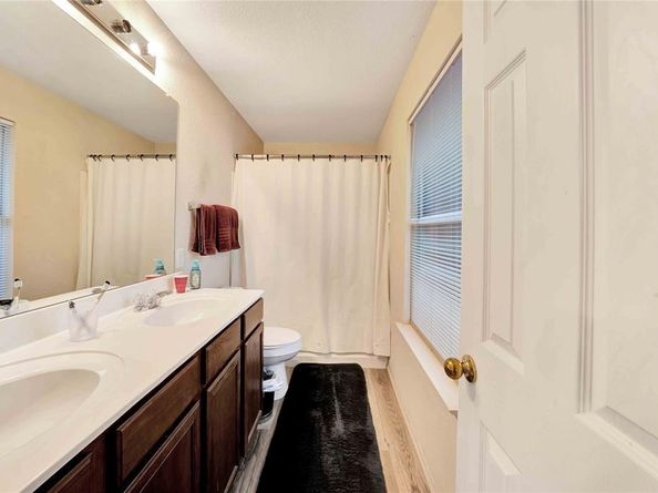 2817  Maegen Circle , Fort Worth Texas 76112