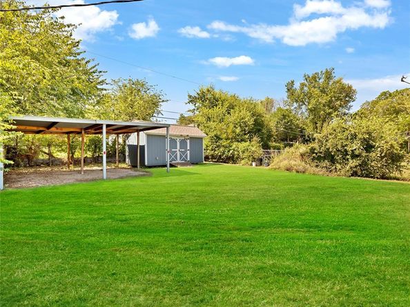 1038 E Maddox Avenue , Fort Worth Texas 76104