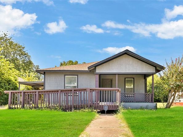1038 E Maddox Avenue , Fort Worth Texas 76104