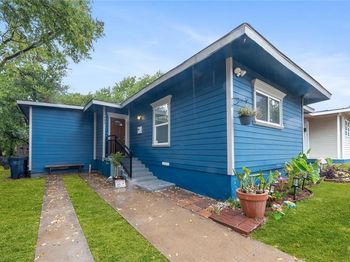 7482  Mohawk Avenue 