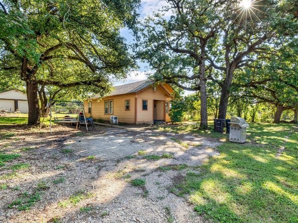 3002  Mecca Street , Fort Worth Texas 76119