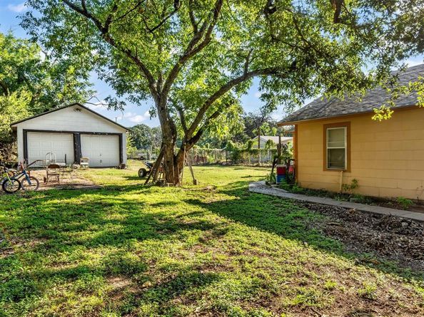 3002  Mecca Street , Fort Worth Texas 76119