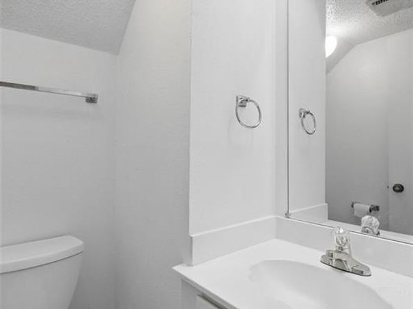 2819  Capella Circle , Garland Texas 75044