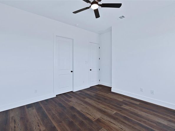 1210  Gannon Lane , DeSoto Texas 75115