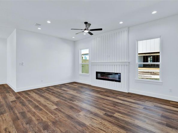 1210  Gannon Lane , DeSoto Texas 75115