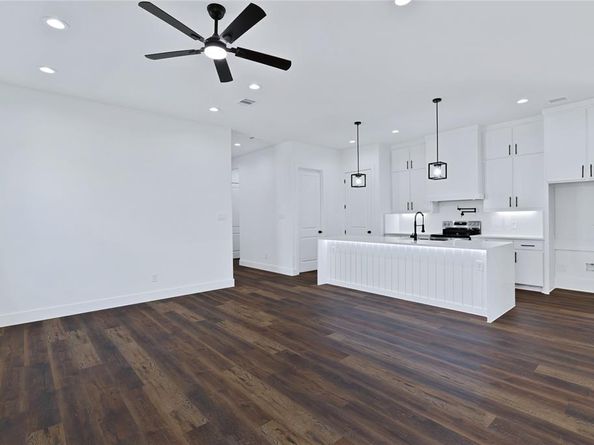 1210  Gannon Lane , DeSoto Texas 75115