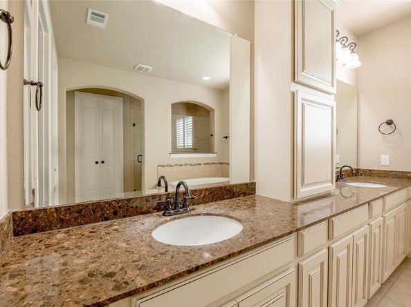 1420  6th Street , Argyle Texas 76226